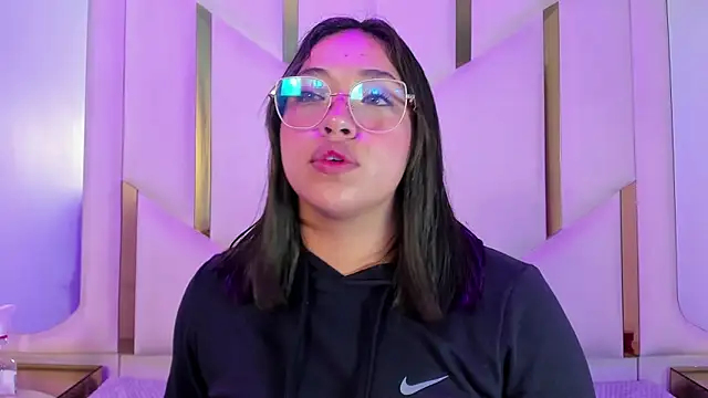 IsabellRodriguez18 online show from 04/16/26, 03:40