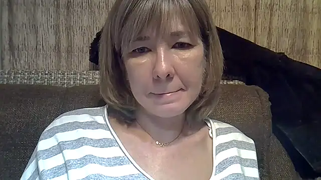 Snapshot of EllaJohnsonX chatting on 12/29/24, 07:00 EllaJohnsonX online show from 12/29/24, 07:00