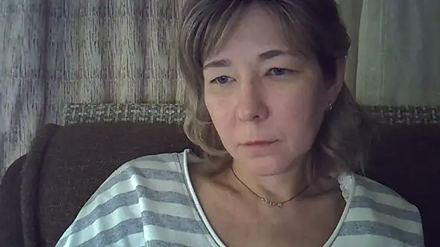 Snapshot of EllaJohnsonX chatting on 01/12/25, 08:14 EllaJohnsonX online show from 01/12/25, 08:14