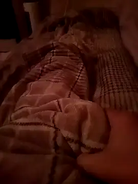 Snapshot of MaxiFabry chatting on 12/23/24, 09:29 MaxiFabry online show from 12/23/24, 09:29