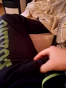 Snapshot of MaxiFabry chatting on 02/13/25, 08:45 MaxiFabry online show from 02/13/25, 08:45