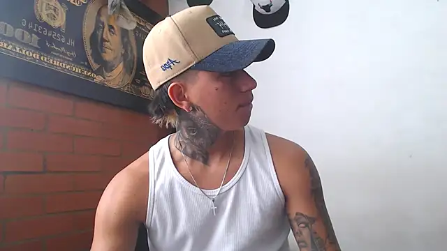 Snapshot of Thiago_x_Sahara chatting on 12/29/24, 02:00 Thiago x Sahara online show from 12/29/24, 02:00