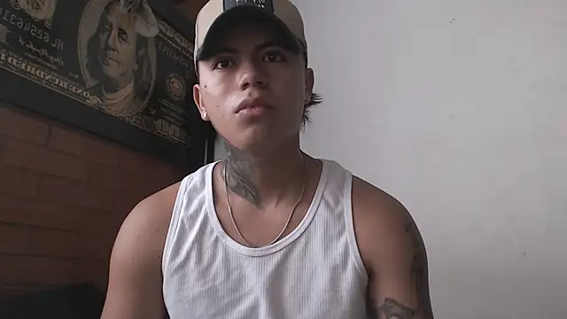 Snapshot of Thiago_x_Sahara chatting on 01/13/25, 11:52 Thiago x Sahara online show from 01/13/25, 11:52