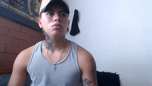 Snapshot of Thiago_x_Sahara chatting on 01/15/25, 03:07 Thiago x Sahara online show from 01/15/25, 03:07