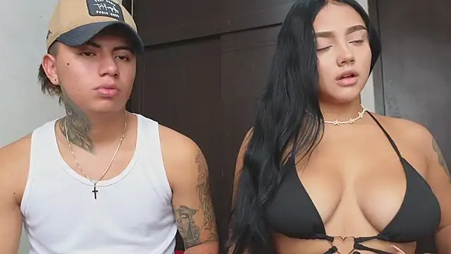 Snapshot of Thiago_x_Sahara chatting on 02/15/25, 02:00 Thiago x Sahara online show from 02/15/25, 02:00