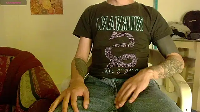 Snapshot of Maam_Ine chatting on 09/21/25, 05:42 Maam Ine online show from 09/21/25, 05:42