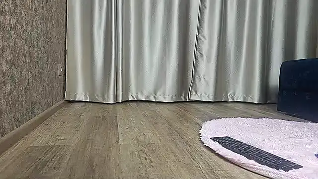 Jennifer Braun online show from 12/18/25, 02:12