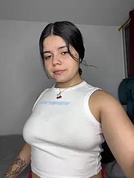 Snapshot of pretty_angela1 chatting on 03/23/25, 01:31 pretty angela1 online show from 03/23/25, 01:31