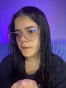 Snapshot of pretty_angela1 chatting on 07/15/26, 06:07 pretty angela1 online show from 07/15/26, 06:07