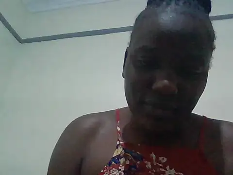 Snapshot of Sexymish25 chatting on 11/19/25, 05:24 Sexymish25 online show from 11/19/25, 05:24