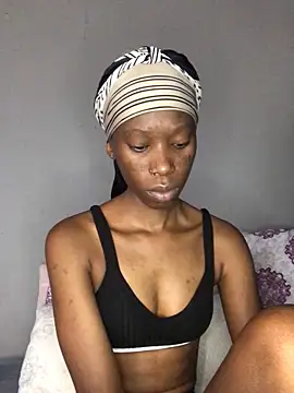 xxSexyTalia28 online show from 04/10/26, 07:35