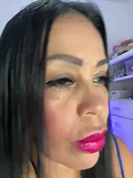 Snapshot of KarolRubi1 chatting on 02/07/25, 11:45 KarolRubi1 online show from 02/07/25, 11:45