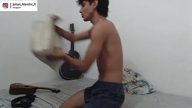 Snapshot of Johan_Mancini_R chatting on 03/22/25, 08:48 Johan Mancini R online show from 03/22/25, 08:48