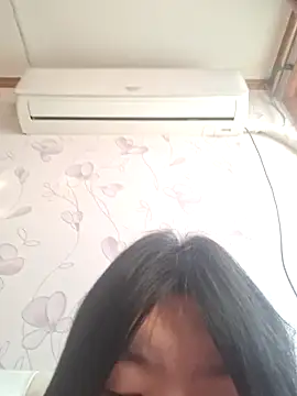 Snapshot of Lee0613 chatting on 12/24/24, 11:22 Lee0613 online show from 12/24/24, 11:22