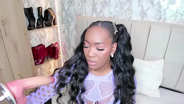 whiitneyfox online show from 09/11/25, 11:27