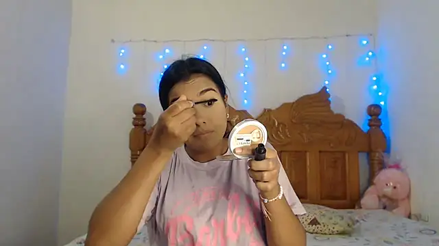 Coral0403 online show from 01/30/25, 10:08