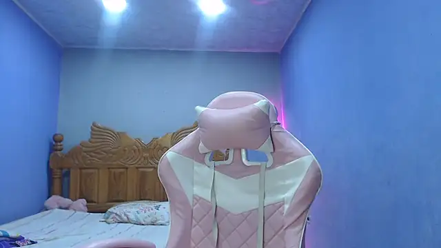 Coral0403 online show from 11/20/25, 12:00