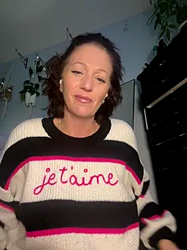 Snapshot of AlessasRoom chatting on 11/16/25, 09:53 AlessasRoom online show from 11/16/25, 09:53