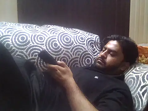 Snapshot of indihotguy chatting on 10/05/25, 02:48 indihotguy online show from 10/05/25, 02:48