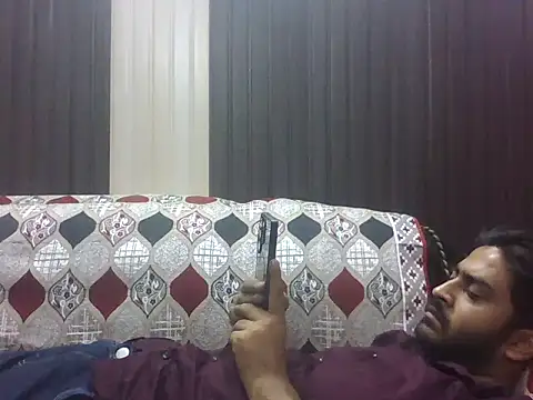 Snapshot of indihotguy chatting on 11/03/25, 11:33 indihotguy online show from 11/03/25, 11:33