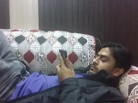 Snapshot of indihotguy chatting on 11/13/25, 02:05 indihotguy online show from 11/13/25, 02:05