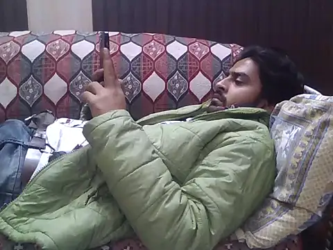 Snapshot of indihotguy chatting on 12/14/25, 11:04 indihotguy online show from 12/14/25, 11:04