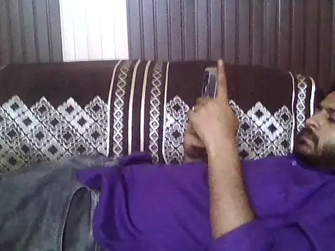 indihotguy online show from 04/18/26, 08:09