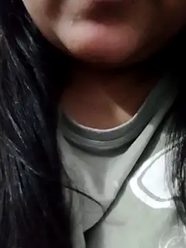 Snapshot of queen_pari chatting on 09/10/25, 09:15 queen pari online show from 09/10/25, 09:15