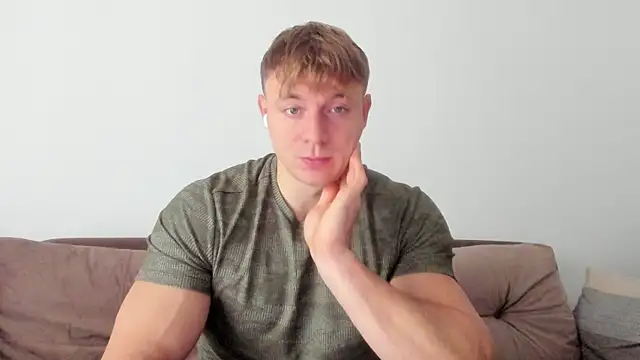 Snapshot of o_r_b_i_t chatting on 12/26/24, 11:21 o r b i t online show from 12/26/24, 11:21