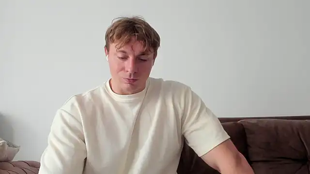 Snapshot of o_r_b_i_t chatting on 03/14/25, 03:14 o r b i t online show from 03/14/25, 03:14