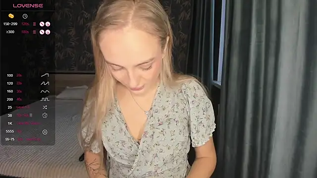 A delina online show from 10/03/25, 02:25