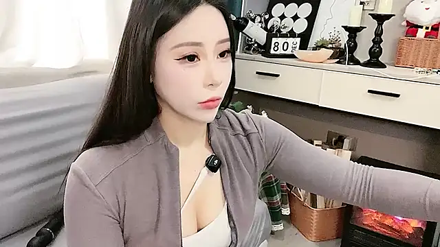 Snapshot of Caicai-a chatting on 03/08/25, 07:49 Caicai-a online show from 03/08/25, 07:49