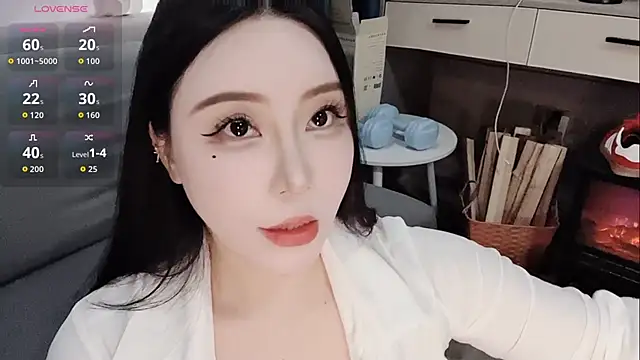 Snapshot of Caicai-a chatting on 12/04/25, 08:34 Caicai-a online show from 12/04/25, 08:34