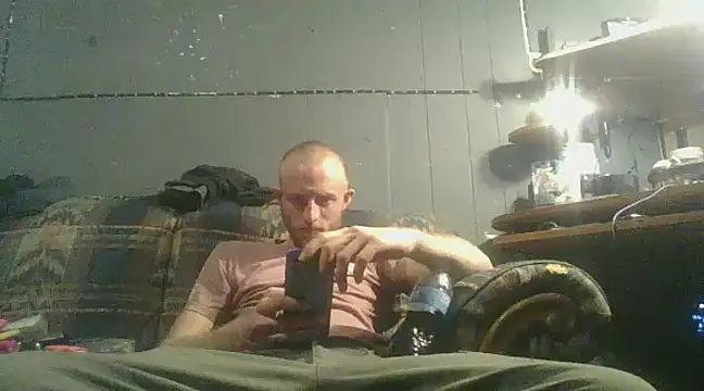 Snapshot of 618fuckupp chatting on 03/14/25, 07:48 618fuckupp online show from 03/14/25, 07:48