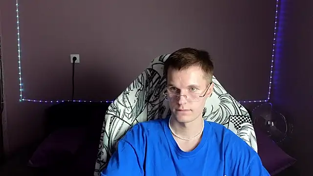 Leonnextdoor online show from 12/29/24, 10:45