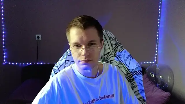 Leonnextdoor online show from 01/08/25, 06:52