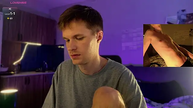 Leonnextdoor online show from 03/19/26, 01:31