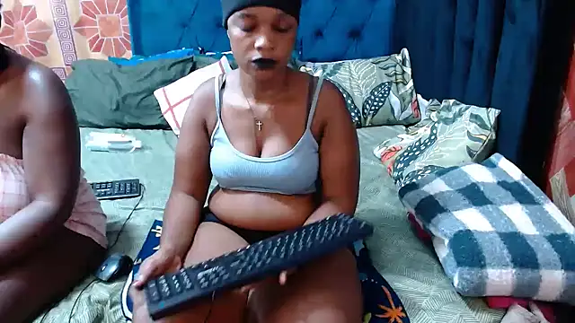 Thickbootykim online show from 03/06/26, 04:14