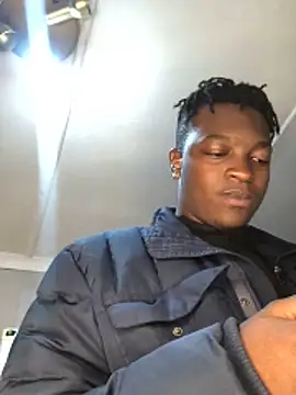 Snapshot of Redfucks333 chatting on 11/17/25, 04:46 Redfucks333 online show from 11/17/25, 04:46