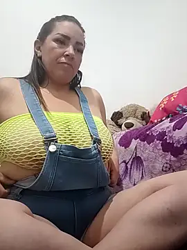 Alexiaysteve online show from 03/04/25, 04:17