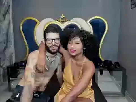 Snapshot of JenniferandBen chatting on 01/05/25, 07:17 JenniferandBen online show from 01/05/25, 07:17