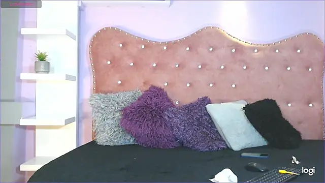 Annabelle-Villareal online show from 02/07/25, 08:10