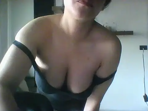 Snapshot of Dayisrik4 chatting on 07/29/26, 05:00 Dayisrik4 online show from 07/29/26, 05:00