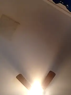 k1oudE online show from 02/10/26, 02:26