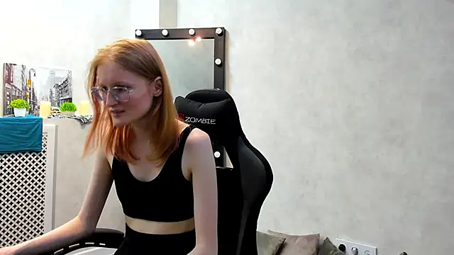 Snapshot of ElizabethHarpper chatting on 02/06/25, 11:10 ElizabethHarpper online show from 02/06/25, 11:10