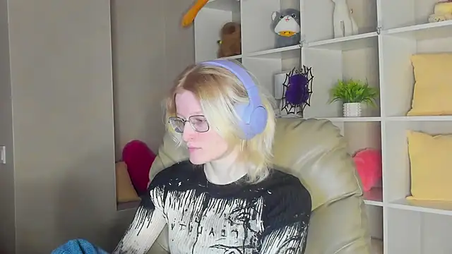 Snapshot of ElizabethHarpper chatting on 11/02/25, 01:19 ElizabethHarpper online show from 11/02/25, 01:19