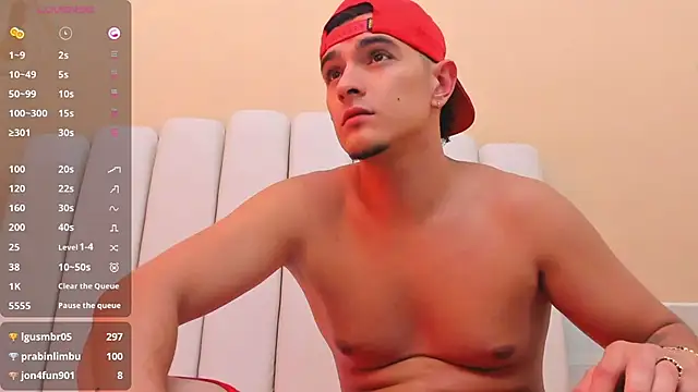 Snapshot of DAVID_VICTORIAA chatting on 02/01/25, 03:50 DAVID VICTORIAA online show from 02/01/25, 03:50