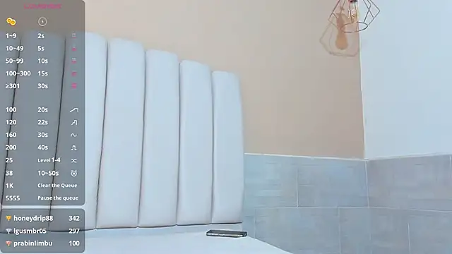 Snapshot of DAVID_VICTORIAA chatting on 02/01/25, 06:51 DAVID VICTORIAA online show from 02/01/25, 06:51