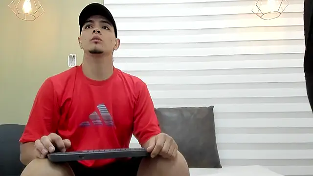 Snapshot of DAVID_VICTORIAA chatting on 09/09/25, 01:10 DAVID VICTORIAA online show from 09/09/25, 01:10