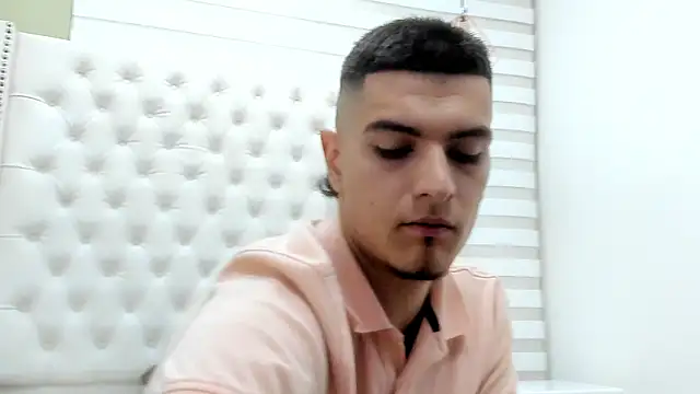 Snapshot of DAVID_VICTORIAA chatting on 10/09/25, 01:09 DAVID VICTORIAA online show from 10/09/25, 01:09